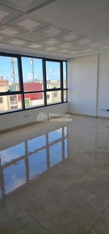 Office for rent – ​​Panorama
