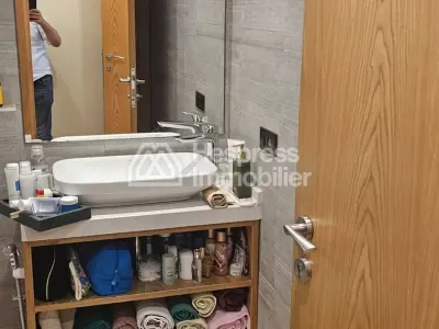 شقة للإيجار في كاليفورنيا ، شارع تادارت.