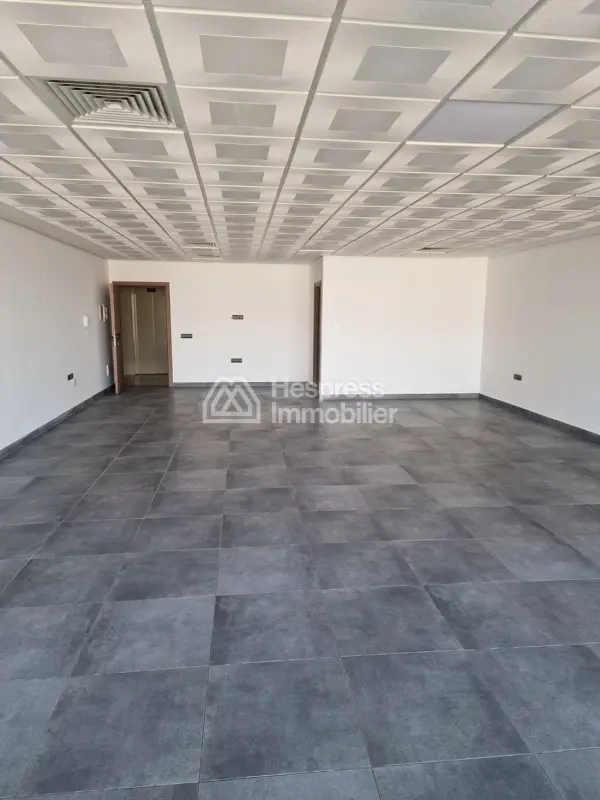 For rent – ​​Two office floors at Roches Noires