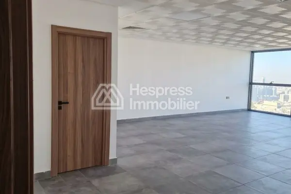 For rent – ​​Two office floors at Roches Noires