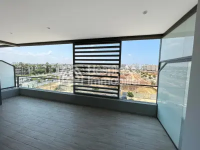 Beautiful unfurnished studio apartment for rent located in CFC