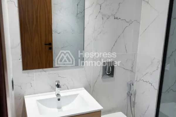 Beautiful unfurnished studio apartment for rent located in CFC