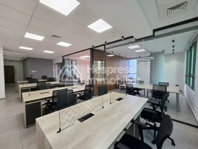 Bureau bien équipé prés de Hôtel onomo 148 m²