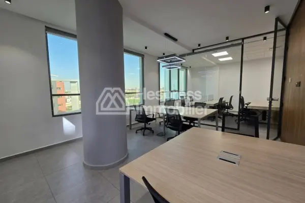 Bureau bien équipé prés de Hôtel onomo 148 m²