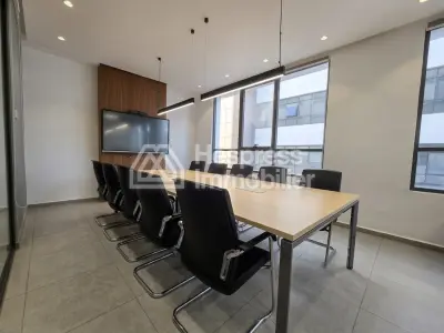 Bureau bien équipé prés de Hôtel onomo 148 m²