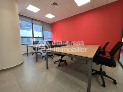 Bureau bien équipé prés de Hôtel onomo 148 m²