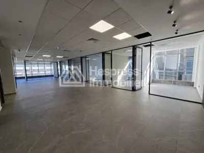 Bureau en face Hôtel Onomo 248 m² à louer