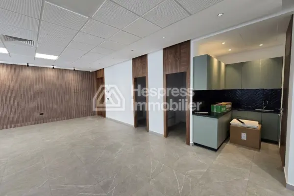 Bureau en face Hôtel Onomo 248 m² à louer