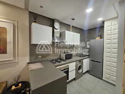 Beau studio meublé à CFC