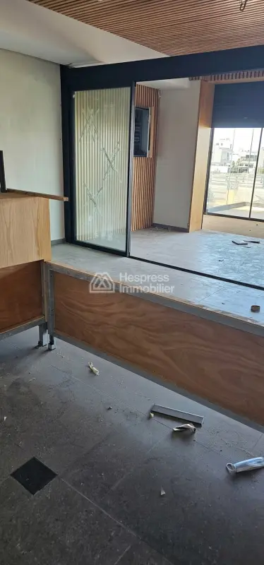 À Louer – Magasin 100 m² à Dar Bouazza