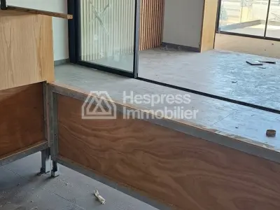 À Louer – Magasin 100 m² à Dar Bouazza
