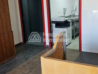 À Louer – Magasin 100 m² à Dar Bouazza
