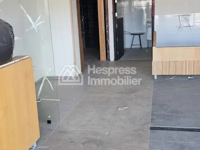 À Louer – Magasin 100 m² à Dar Bouazza