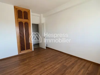 شقة من ثلاث غرف نوم – الطابق الثامن، بوليفارد 2 مارس