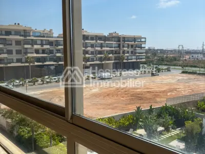 شقة مفروشة بمساحة 84 مترًا مربعًا للإيجار – كاليفورنيا