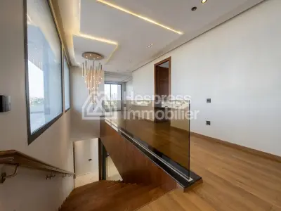 Luxury Villa for Sale – Ville verte