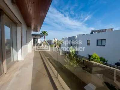 Luxury Villa for Sale – Ville verte
