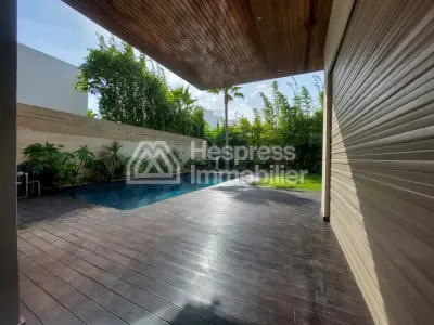 Luxury Villa for Sale – Ville verte