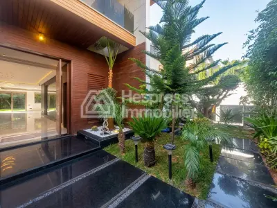 Luxury Villa for Sale – Ville verte