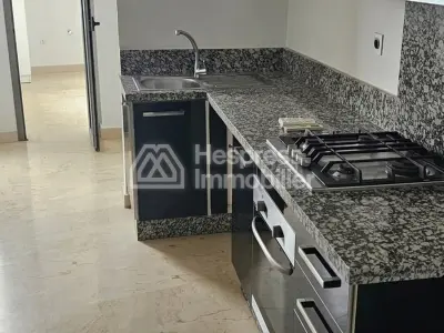 Val Fleury: Comfortable unfurnished apartment for rent