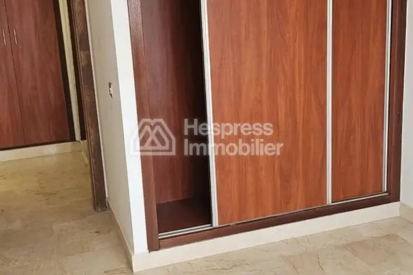 Val Fleury: Comfortable unfurnished apartment for rent