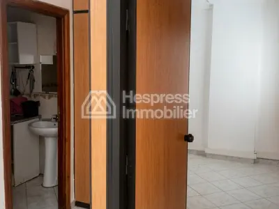 Plateau de Bureau à roche noir 81m² à louer