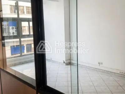Plateau de Bureau à roche noir 81m² à louer