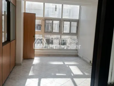 Plateau de Bureau à roche noir 81m² à louer