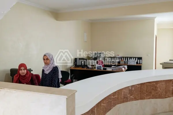 مبنى من ثلاثة طوابق للبيع في المحمدية