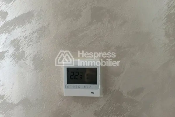شقة مفروشة جديدة مع مسبح للإيجار دار بوعزة