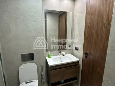 شقة مفروشة جديدة مع مسبح للإيجار دار بوعزة