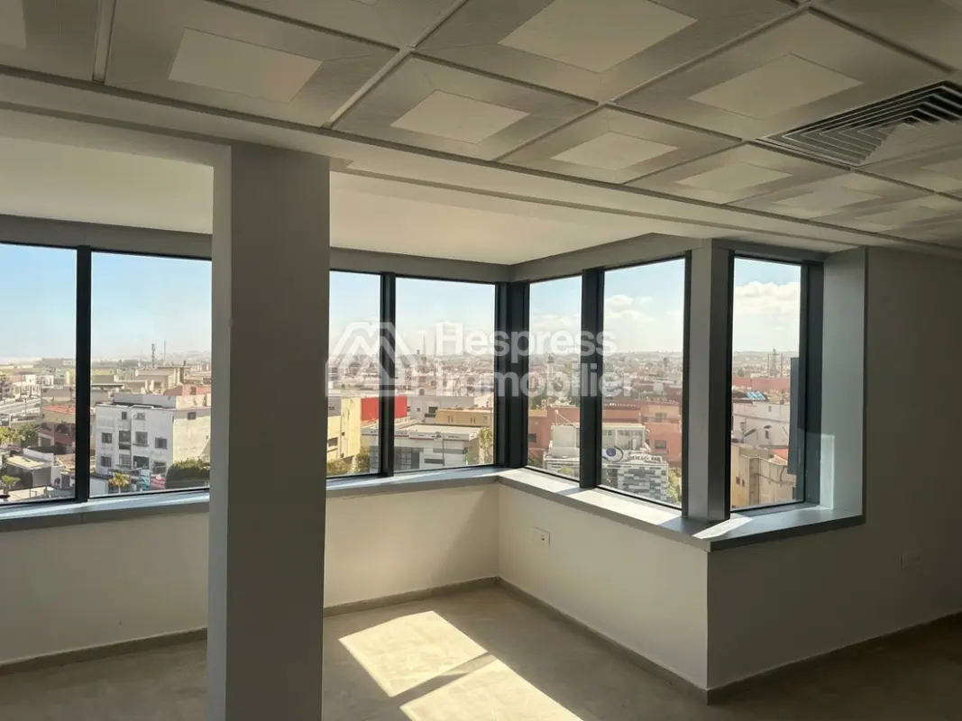 Office for rent – ​​Roche Noire