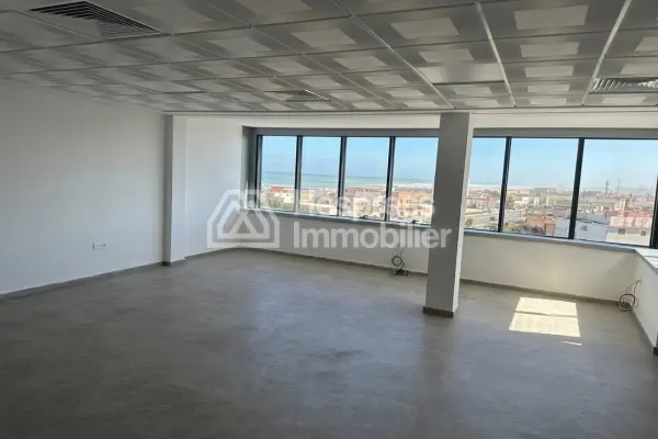 Office for rent – ​​Roche Noire