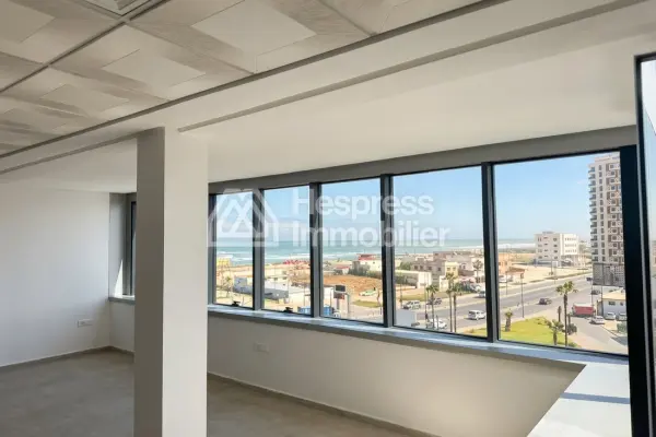 Office for rent – ​​Roche Noire