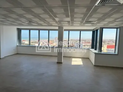 Office for rent – ​​Roche Noire