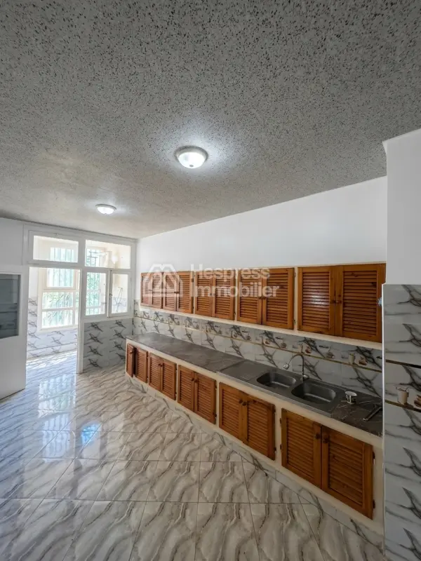 À louer Appartement 3 ch vide – bd roudani