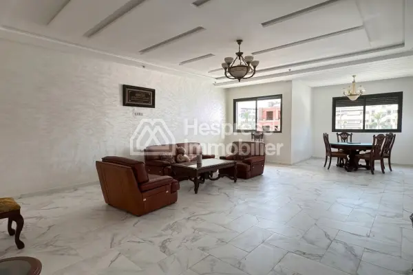 فيلا مع مسبح للبيع - سيدي رحال