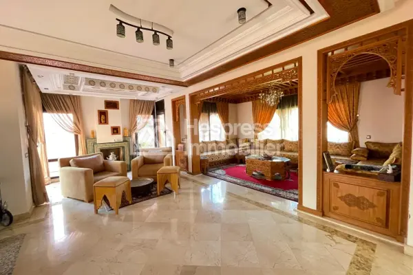 Superbe villa haut standing à vendre à témara