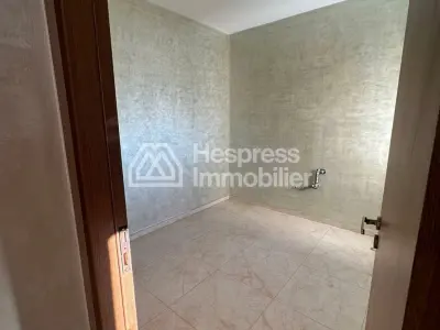 Apartment for sale in Oulfa