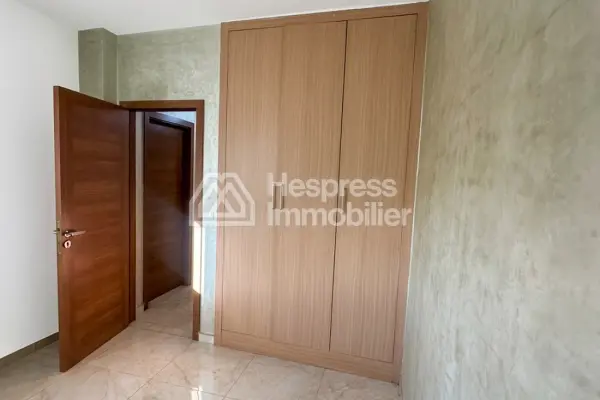 Apartment for sale in Oulfa