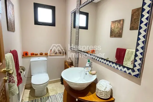 Superbe villa haut standing à vendre à témara
