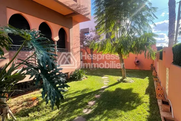 Superbe villa haut standing à vendre à témara