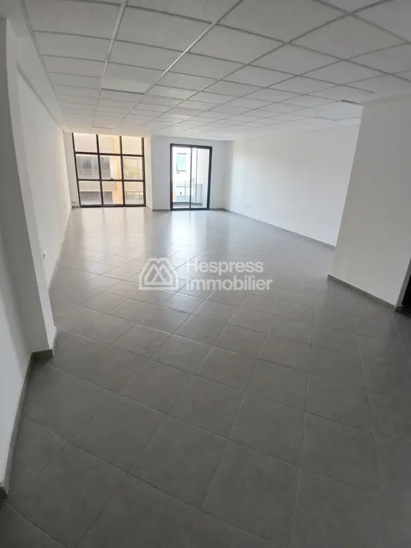 Bureau pour location à roche noire 76m²