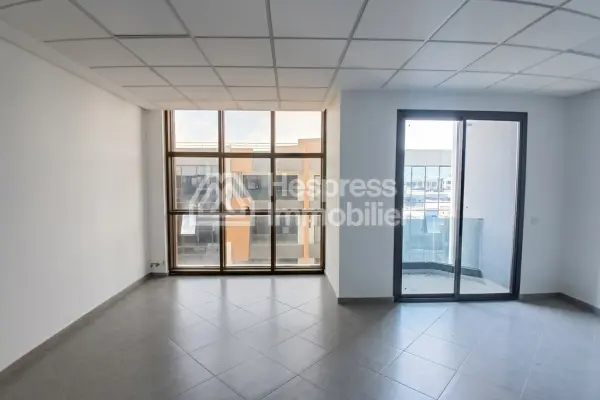 Bureau pour location à roche noire 76m²