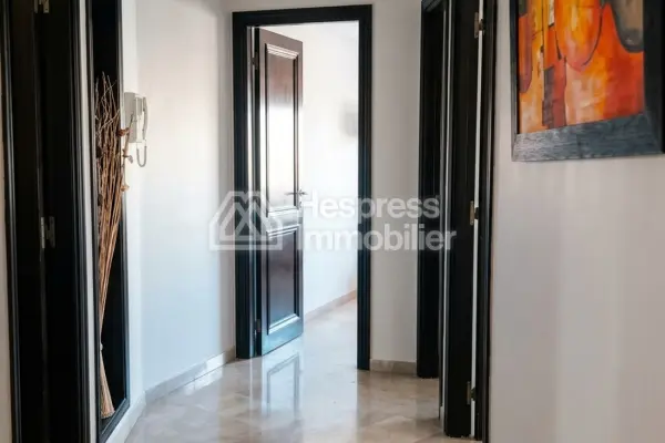 Appartement avec cheminée & garage – Bd Ziraoui