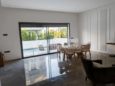 Villa avec piscine à louer – Dar Bouazza