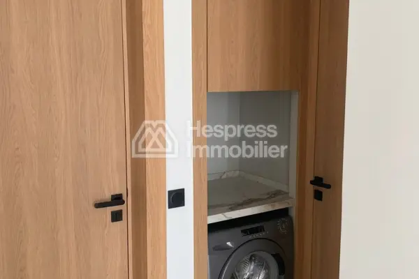FOR RENT – Superb Furnished Studio, Oasis
