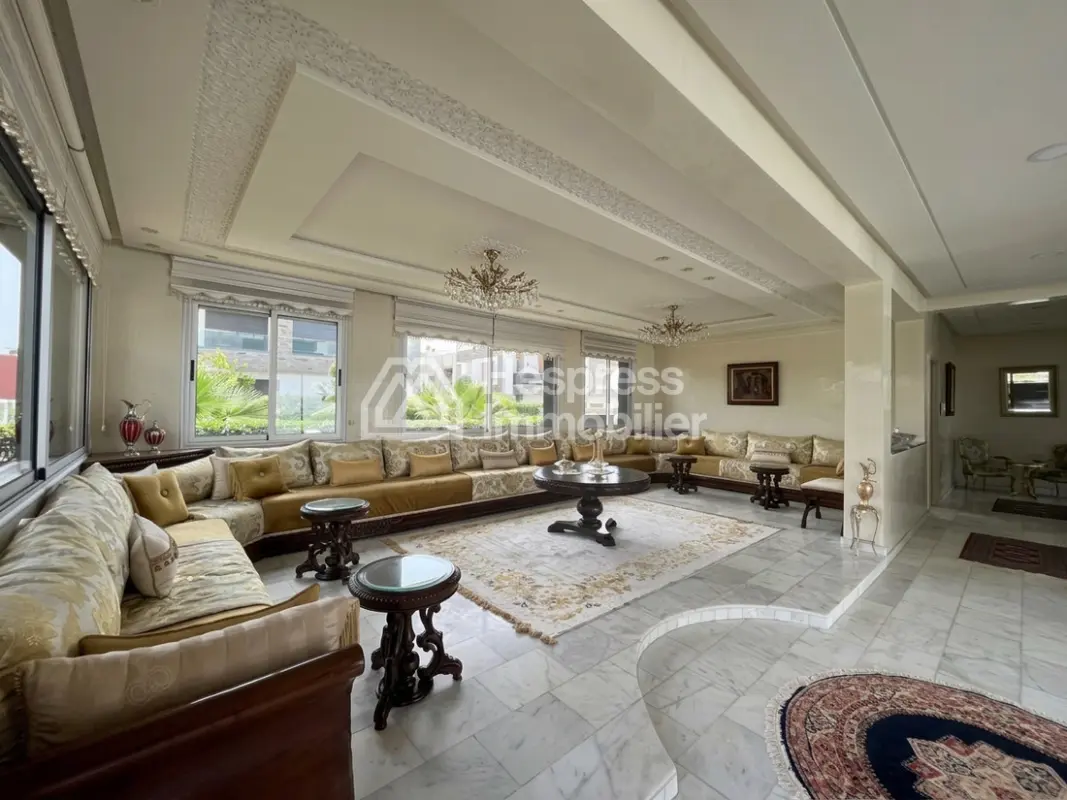 Villa for sale in Dar Bouazza