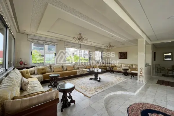 Villa for sale in Dar Bouazza