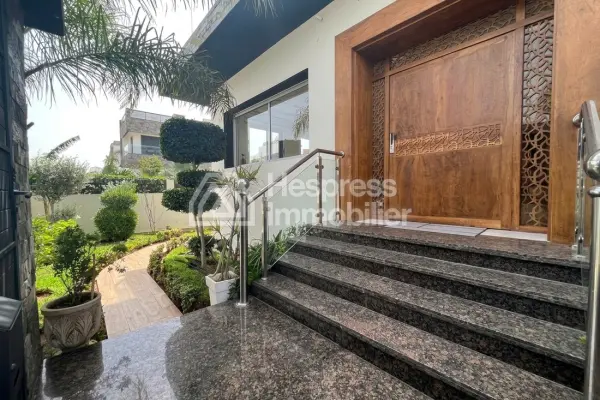 Villa for sale in Dar Bouazza
